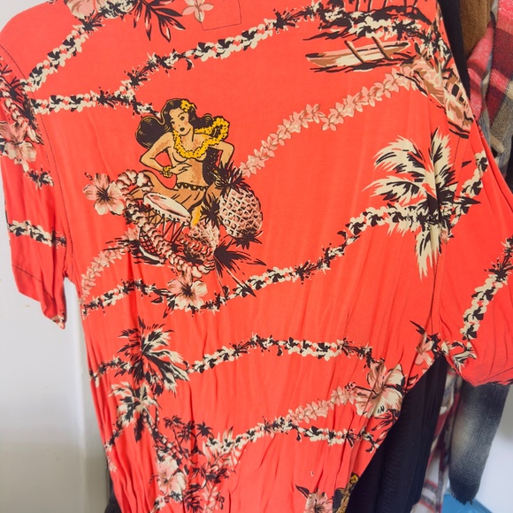 Guess Beach shirt ! Like new - Picture 5 of 5